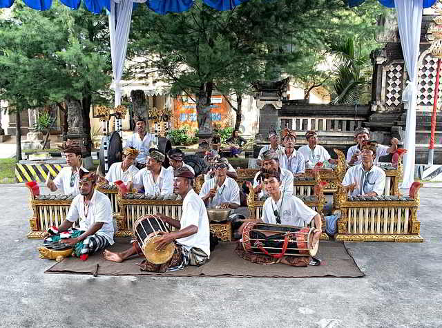 Contoh Teks Eksplanasi Budaya Beserta Strukturnya